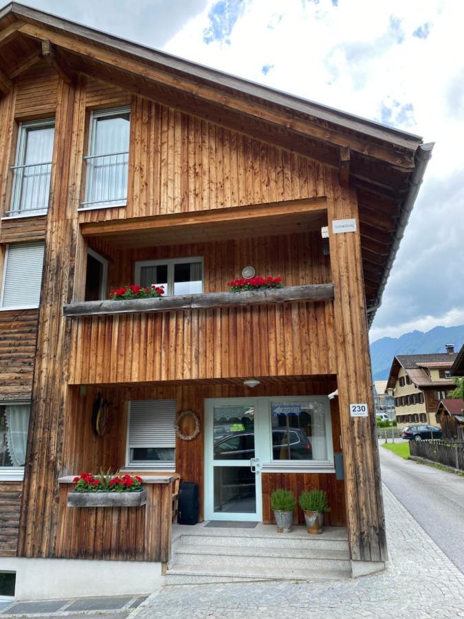Haus Emma Apartment Schoppernau Bagian luar foto